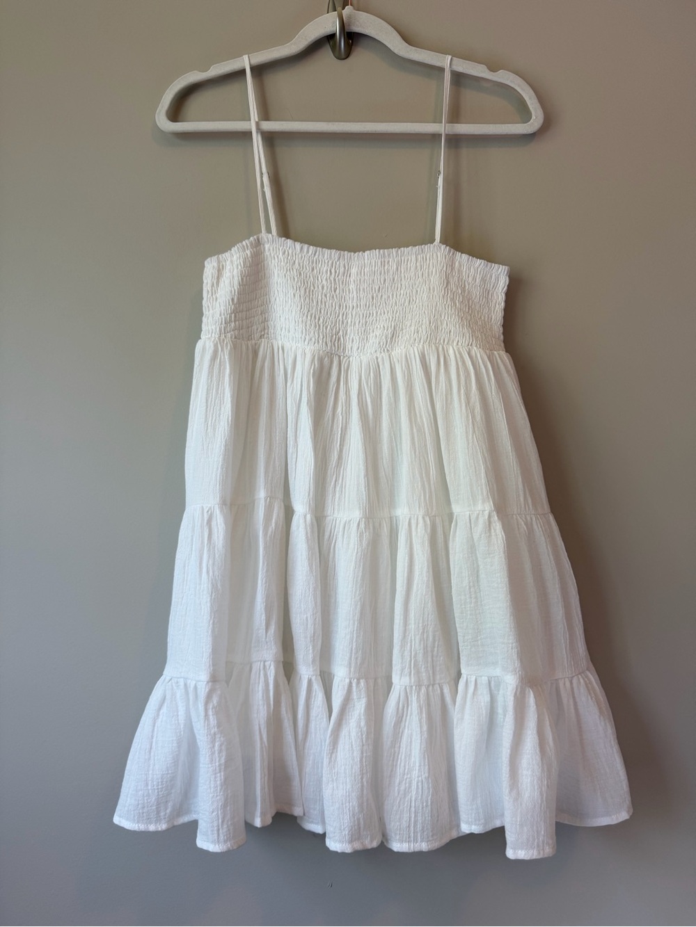 Edikted White Tiered Smocked Mini Dress Size S | 100% Cotton | VGUC